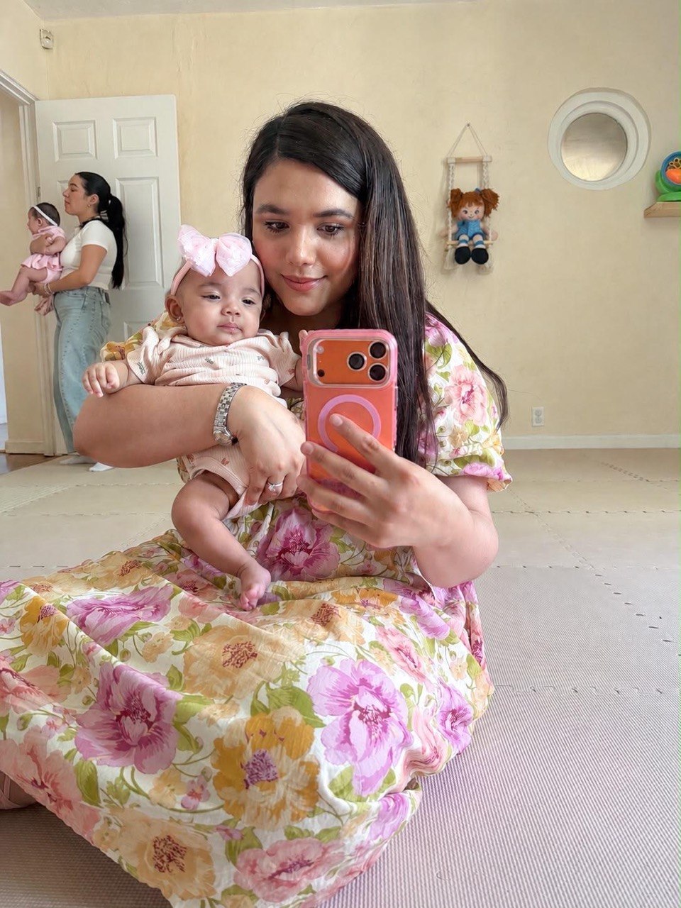 Jazmín con su bebé Luciana en Mondo Bambini
